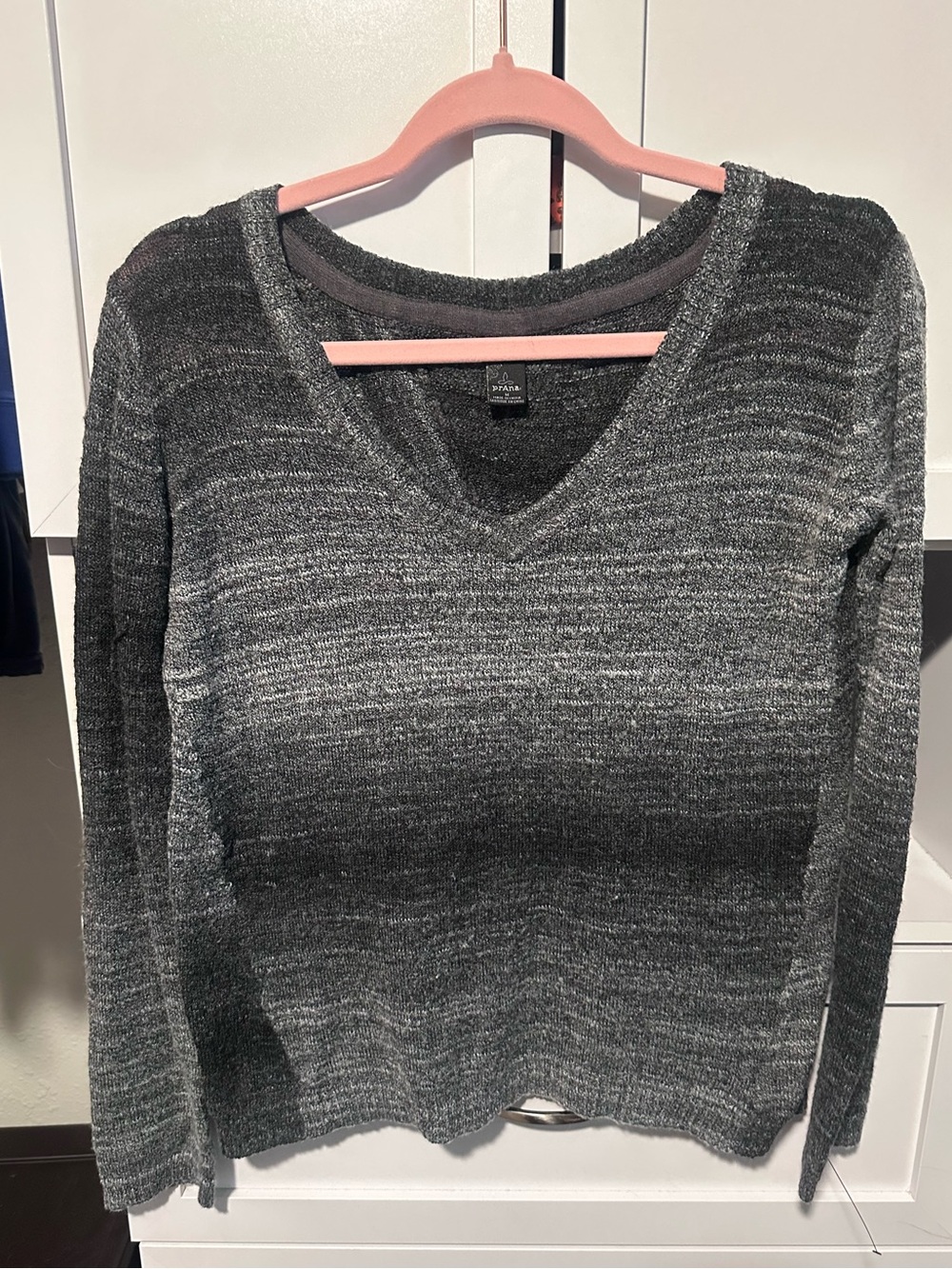 prAna Gray Marled V Neck Lightweight Sweater Size Medium